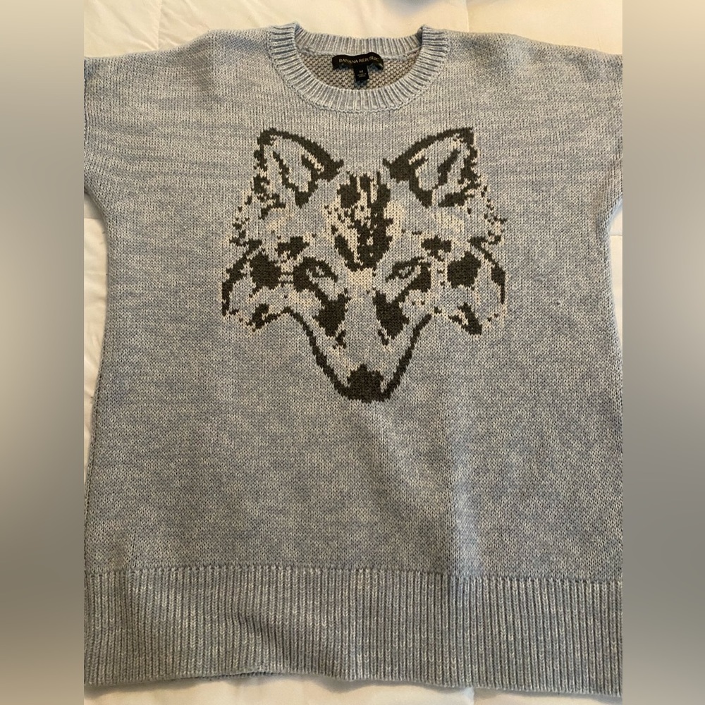 Banana Republic sweater size medium excellent used condition